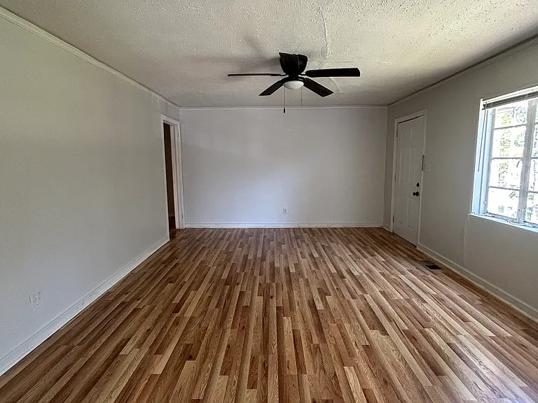 775 Launcelot Rd — Photo 2