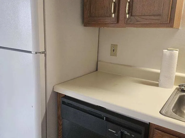 2304 Raleigh Ct #5 — Photo 7