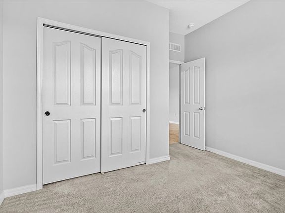 3rd image of 1527 Angler Ave