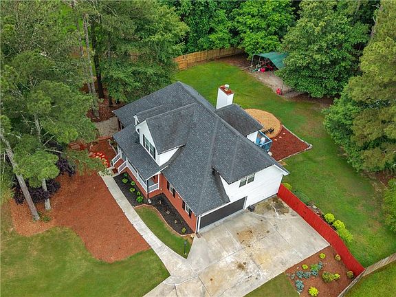 2nd image of 3504 Pebble Brook Ln