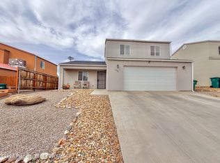 1220 Mockingbird Cir, Farmington, NM 87401