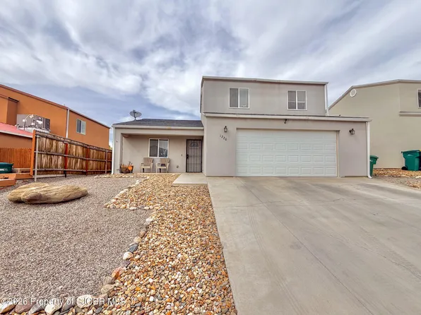 1220 Mockingbird Cir, Farmington, NM 87401