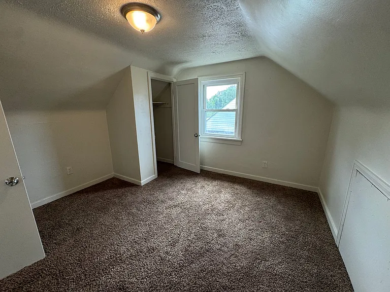 180 Central Ave — Photo 4