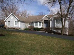 989 E Shore Dr, Fox Lake, IL 60020