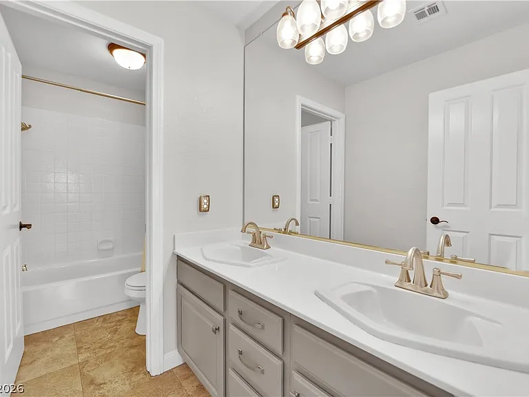 8112 Tropic Isle Cir — Photo 36