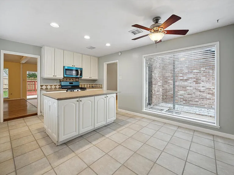 14311 Overbrook Ln — Photo 8