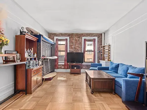 779 Riverside Drive image 1 of 6