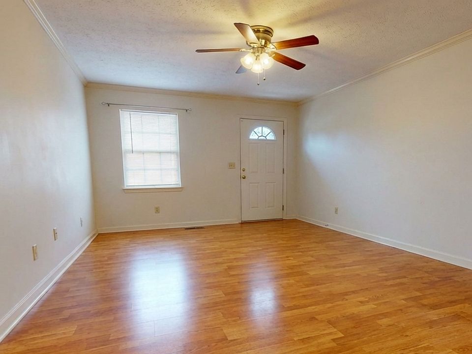 2nd image of 153 Hayfield Cir