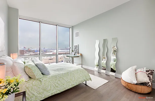 Sold by Modern Spaces | media 25