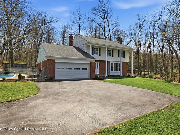 2nd image of 31 Hawleys Corners Road