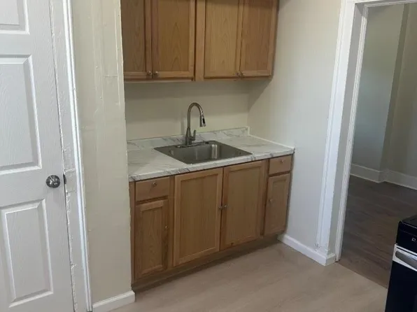 452 Alden St Floor 1, Orange, NJ 07050