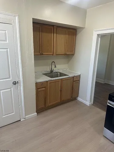 452 Alden St #1 Photo 1