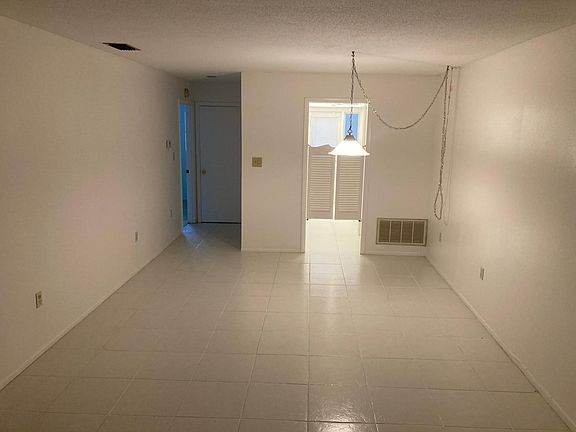 3rd image of 3745 Almeria Ave #4