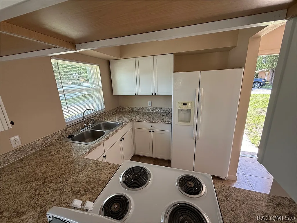 2 bed, 810 sqft, $1,300 — Photo 4
