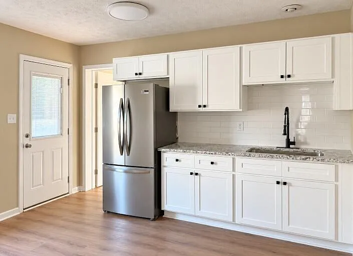 4 bed, 1.5 bath, 1209 sqft, $2,200 — Photo 3
