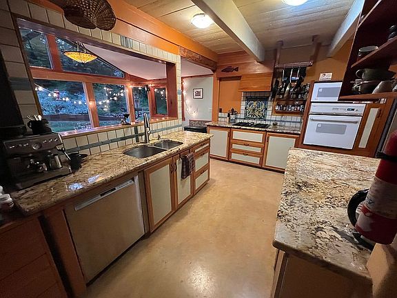 5th image of 4360 Trillium Rd
