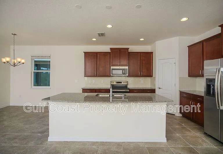 2903 Esmeralda Dr — Photo 8