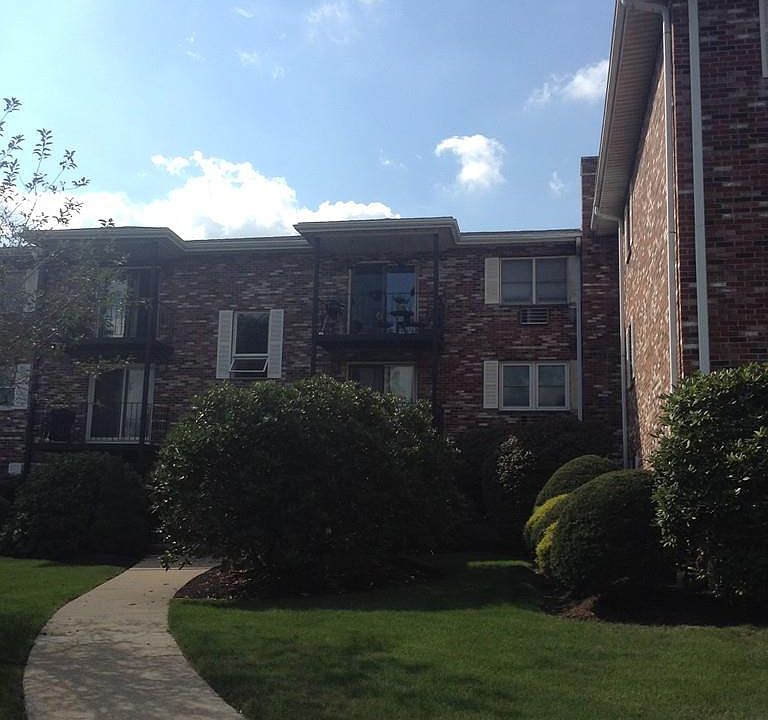 1st image of 23 Pine St Unit K