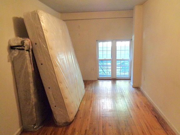 4th image of 246 W 21st St #1A