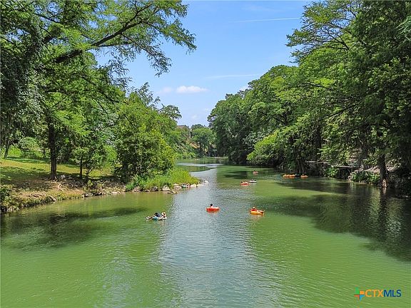 4th image of 1033 Gruene Rd