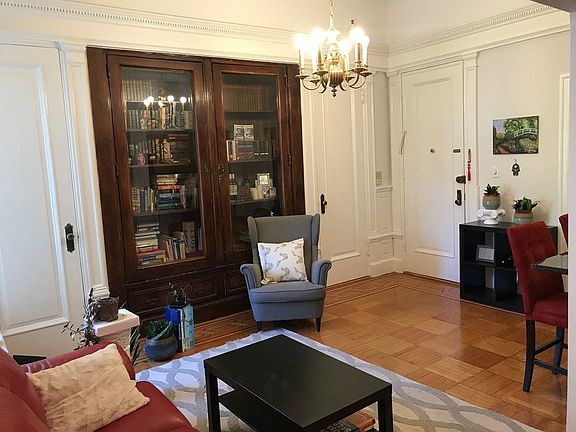 2nd image of 20 Montgomery Pl APT 2R