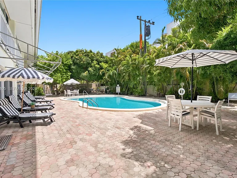 260 Sunrise Dr #E — Photo 17