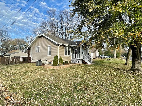 5th image of 12 Grandview Dr