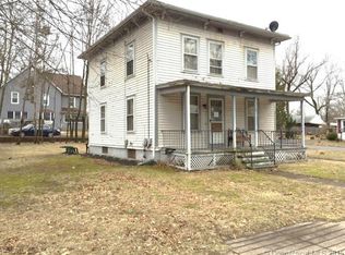 16 Laurel St, Manchester, CT 06040