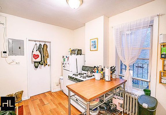 4th image of 522 E 11th St #5