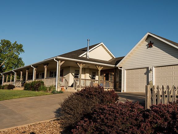 5th image of 241 Countryswing Ln