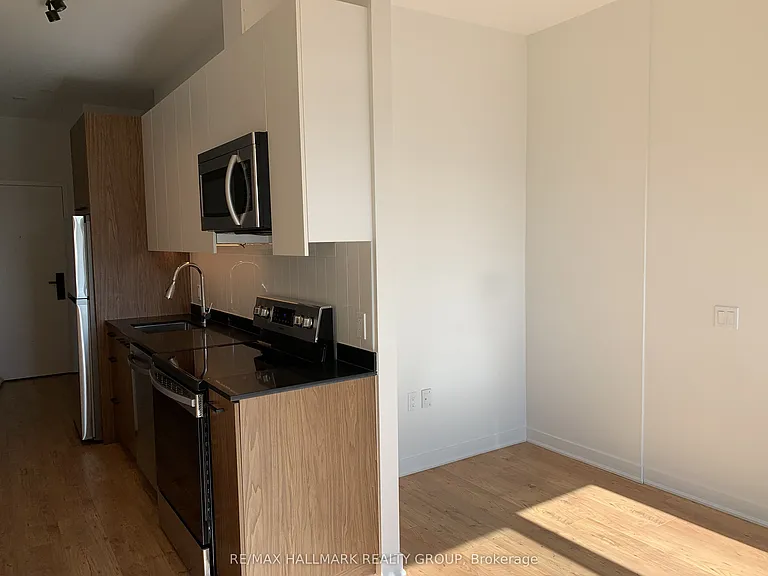 192 Bronson Ave #702 — Photo 5