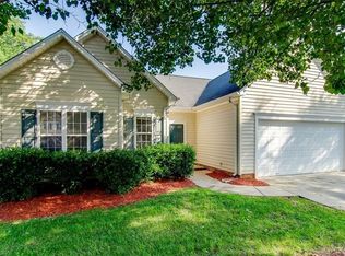 4 Catalpa Cir, Browns Summit, NC 27214