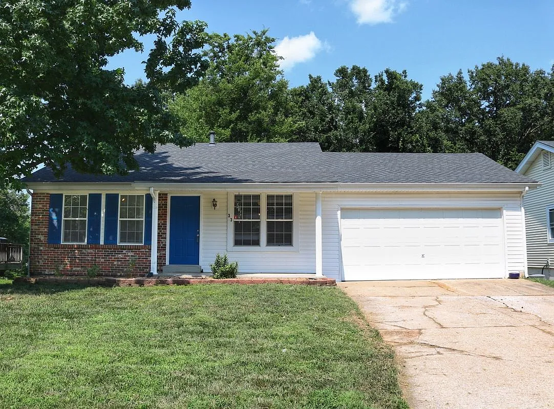 3 bed, 2.0 bath, 1008 sqft, $1,800 — Photo 1