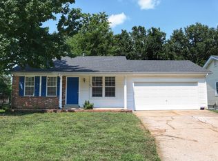 33 Huntsman Trl, Saint Peters, MO 63376