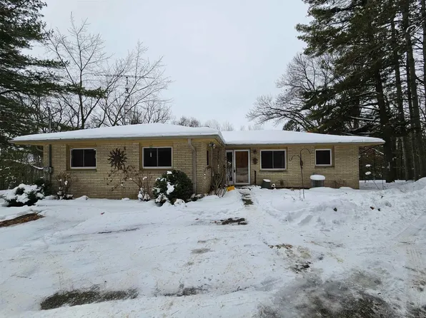 W9879 Brown Deer Ave, Wautoma, WI 54982
