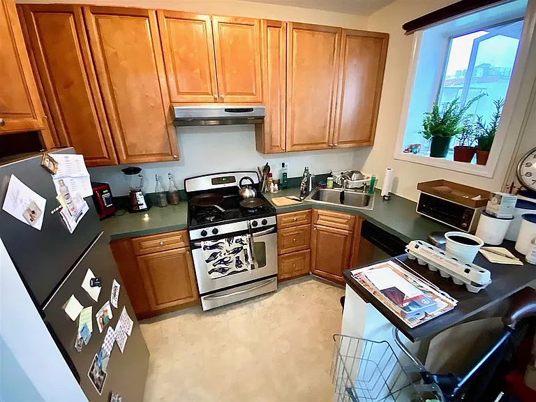 247 Grove St #2 — Photo 3