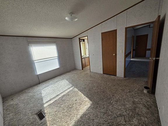3rd image of 15725 Cavin Rd