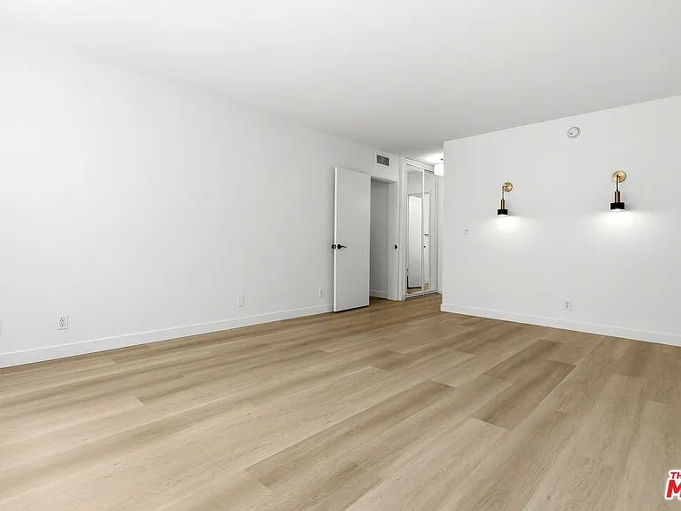11970 Montana Ave #104 — Photo 22