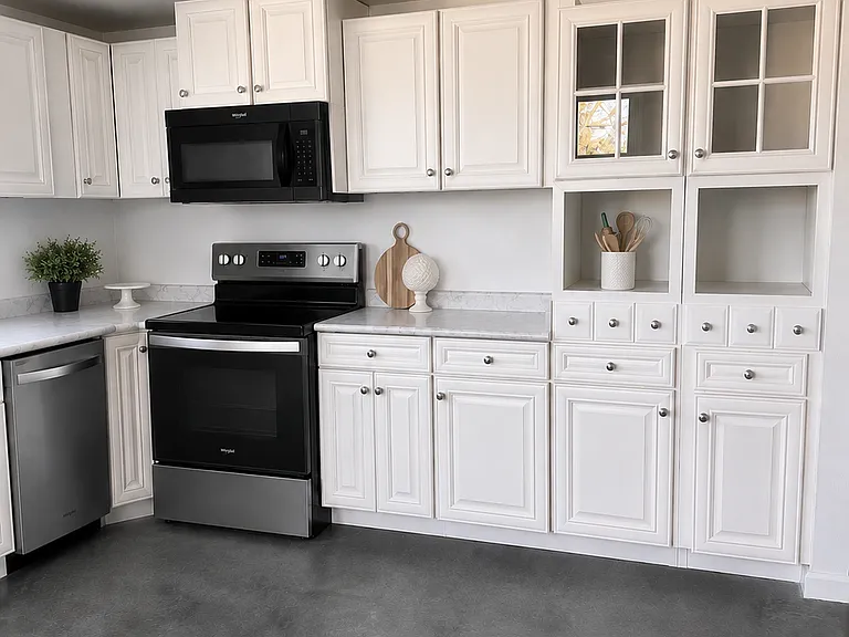 719 Hopkins St — Photo 10