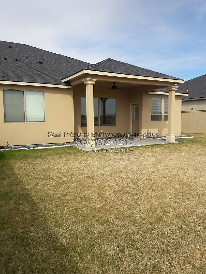 3 bed, 2.0 bath, 1550 sqft, $2,295 — Photo 3