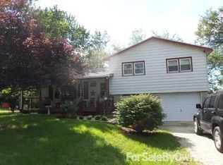 3386 S Hieland Rd, Saint Anne, IL 60964