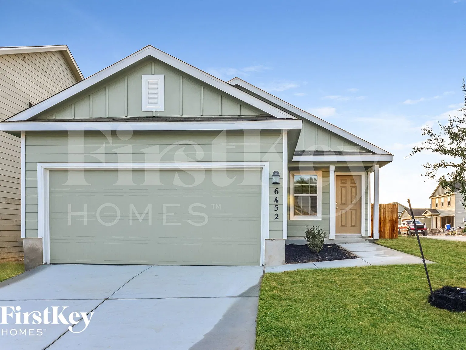 4 bed, 2.0 bath, 1627 sqft, $2,215 — Photo 1