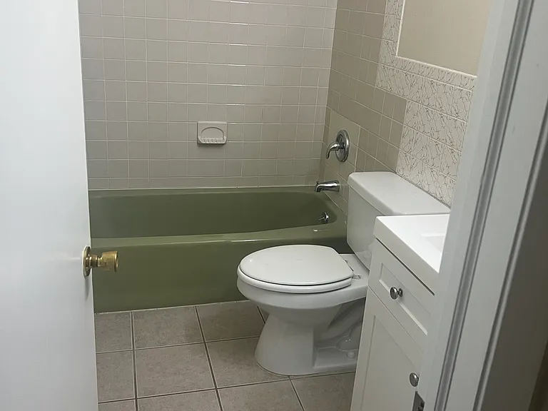138 Grassy Plain St #9 — Photo 4