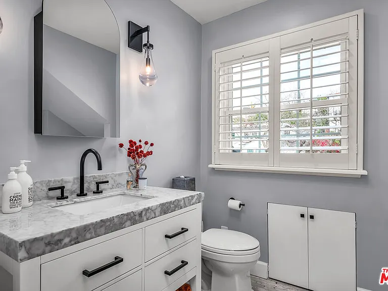 751 Westholme Ave — Photo 25