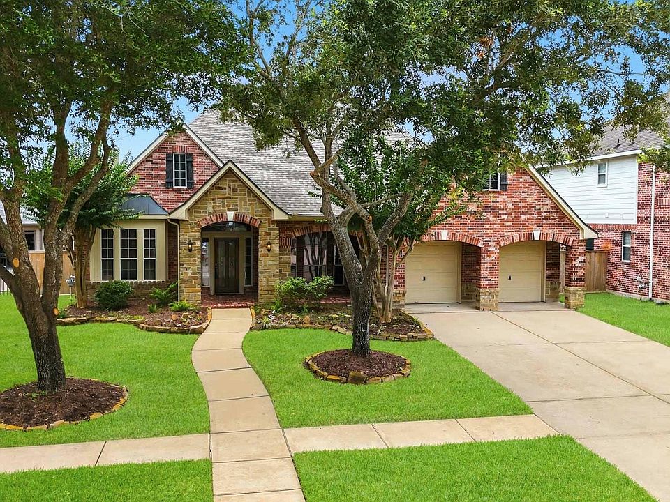1st image of 2107 Upland Shadows Dr