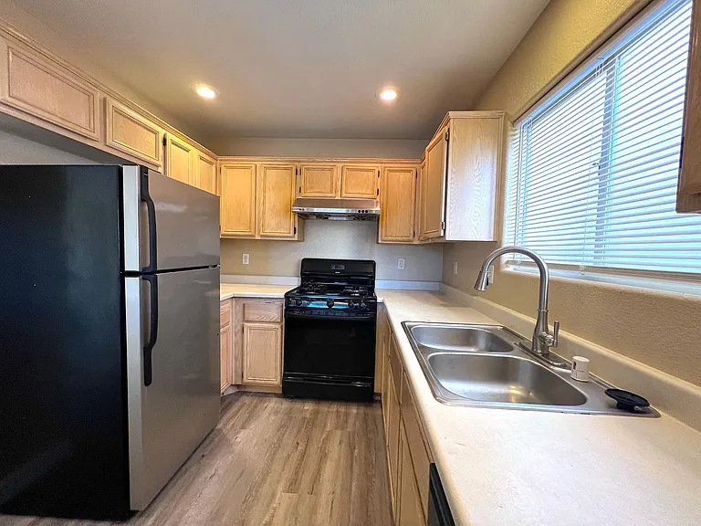 5555 Leaning Oak Ave — Photo 8