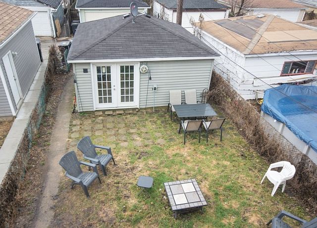 1st image of 3817 N Albany Ave #2