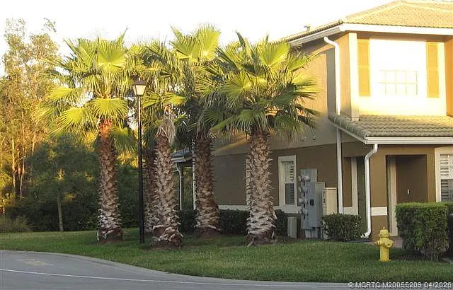 2 bed, 2.0 bath, 1210 sqft, $2,500 — Photo 2
