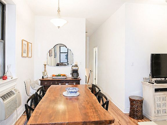 5th image of 353 Amsterdam Ave #8A