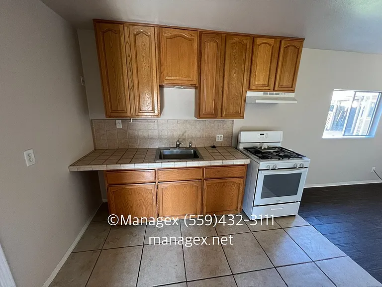 1011 3rd St — Photo 17